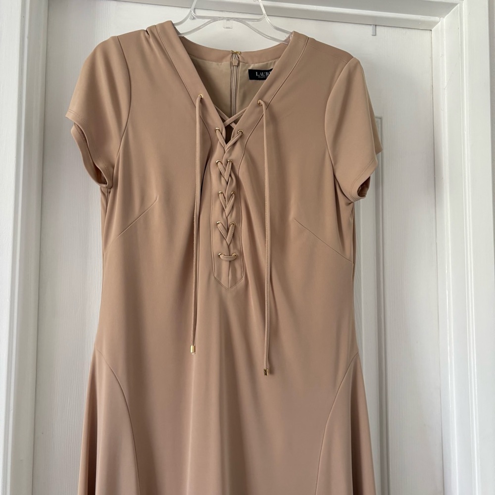 Lauren Ralph Lauren Lace Up Dress Midi Stretch Womens 12 Flowy Tan Flounce Work - Picture 2 of 10